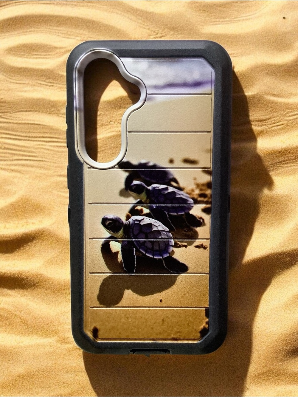 Samsung Galaxy Phone Case with Sea Turtle Design in Black and Tan
